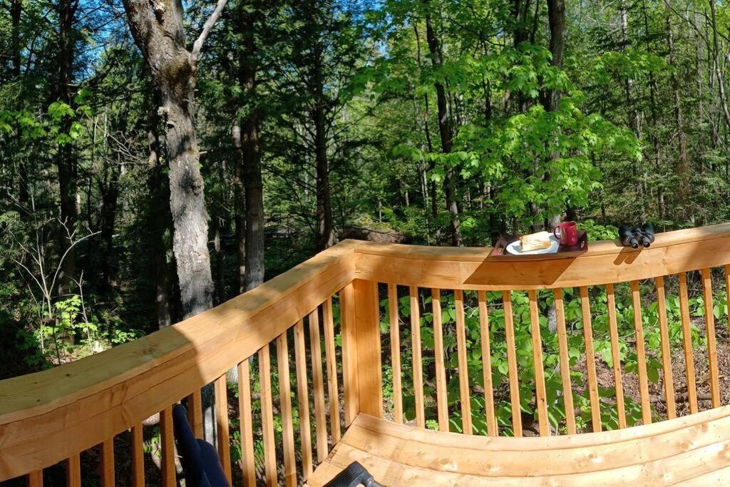Le Petit Cottage Du Grand Boise Lac-Simon Екстер'єр фото